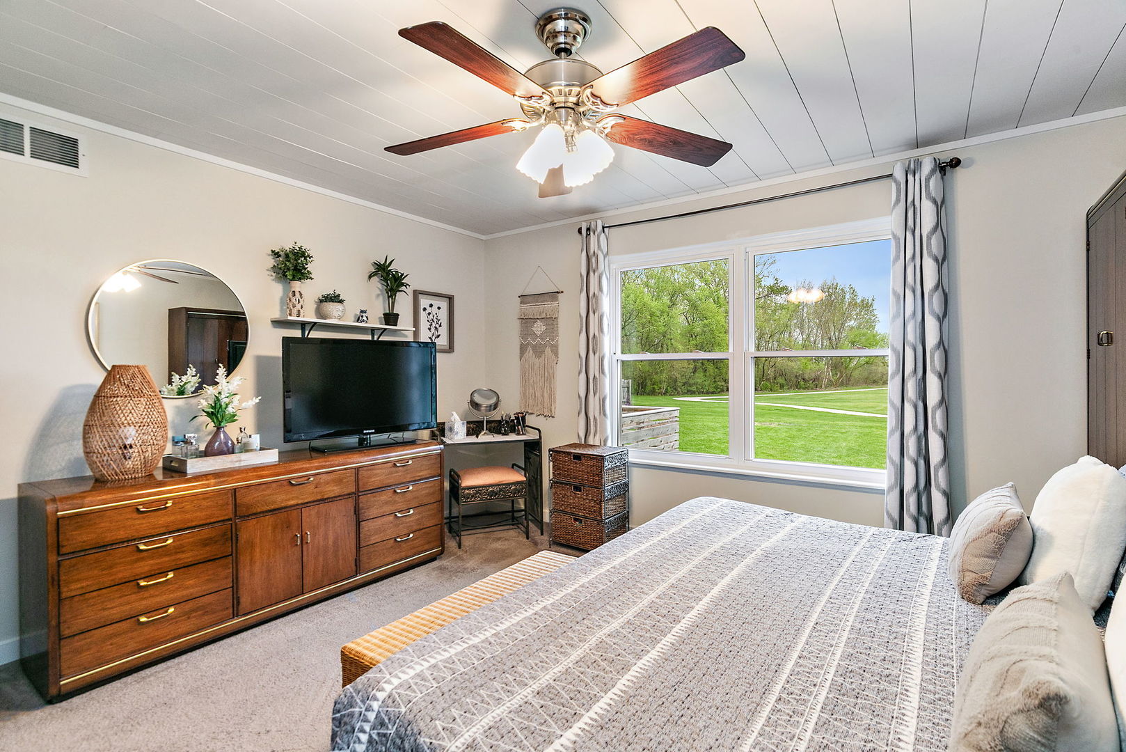 511 W Miller Avenue, Hinckley, IL 60520