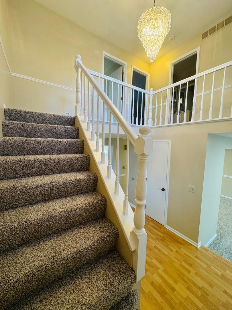 216 Iris Drive, Streamwood, IL 60107