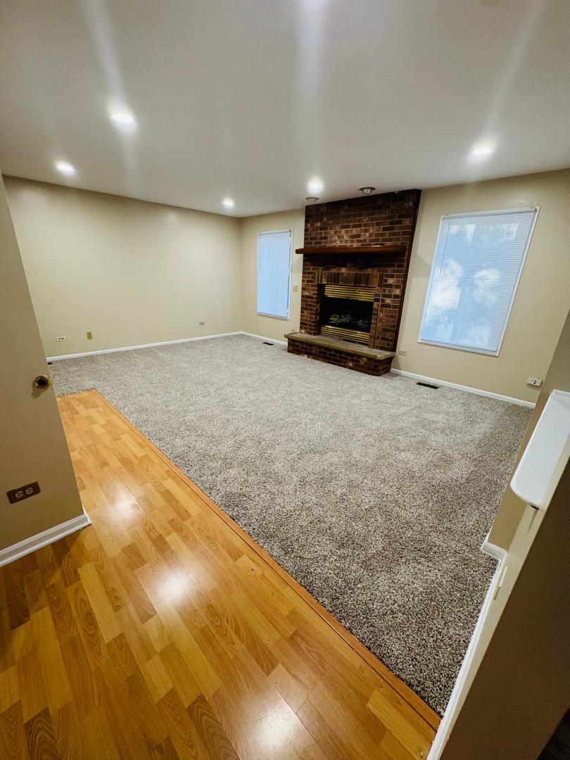 216 Iris Drive, Streamwood, IL 60107