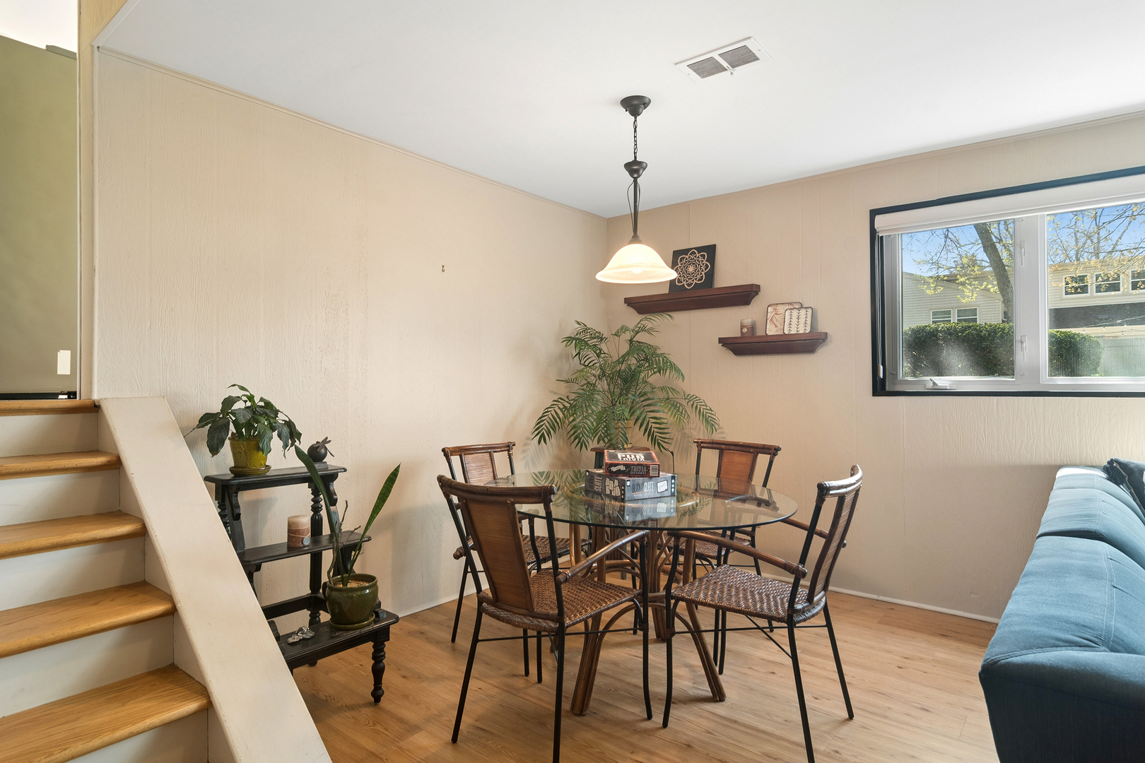 Arlington Heights, IL 60004