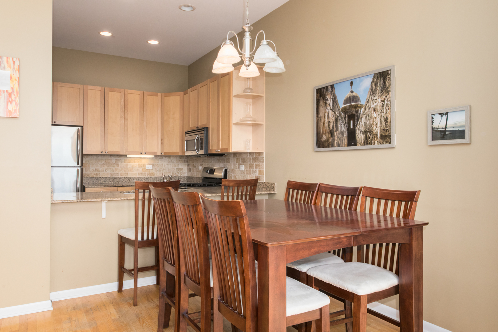 4770 N Manor Avenue #404, Chicago, IL 60625