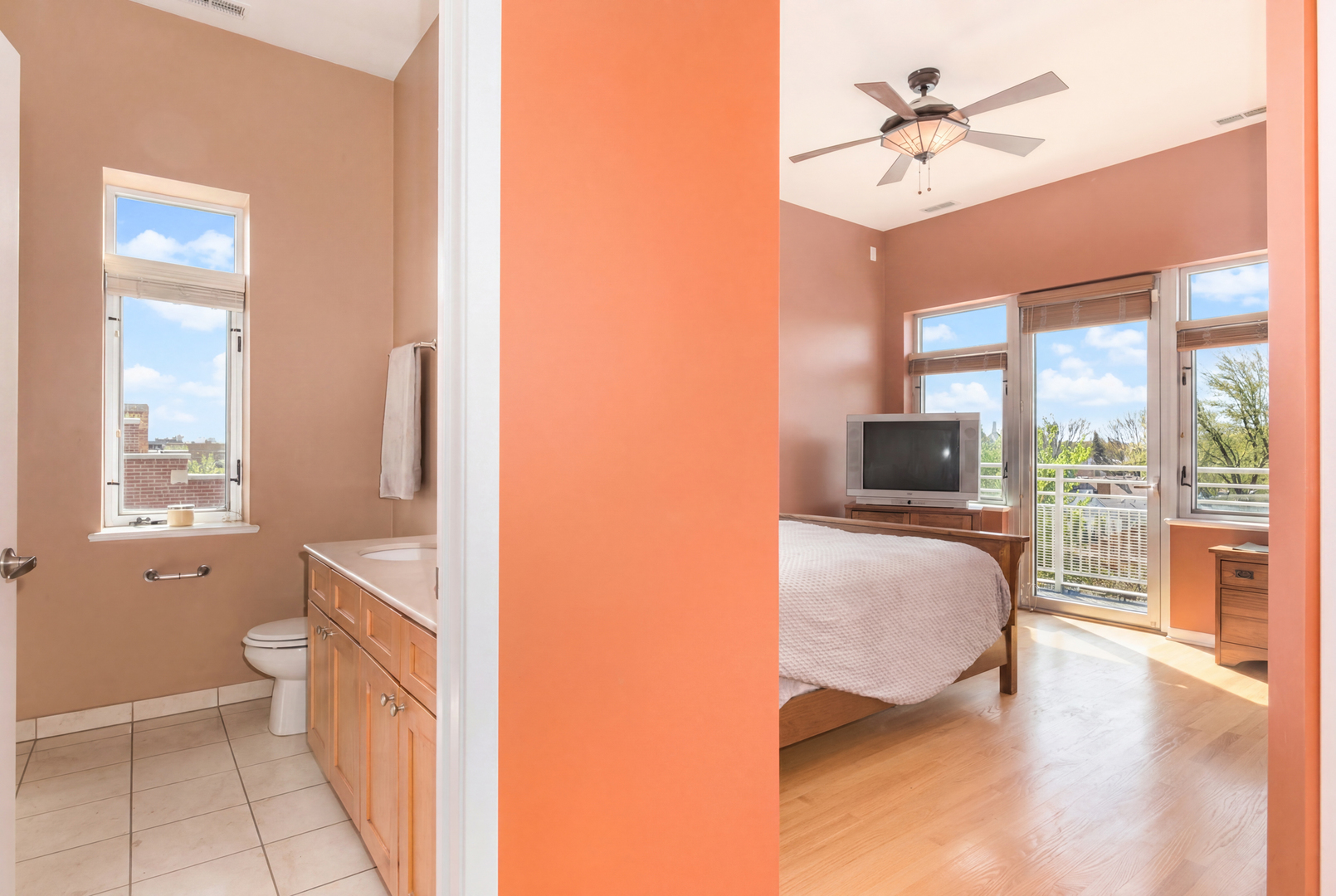 4770 N Manor Avenue #404, Chicago, IL 60625