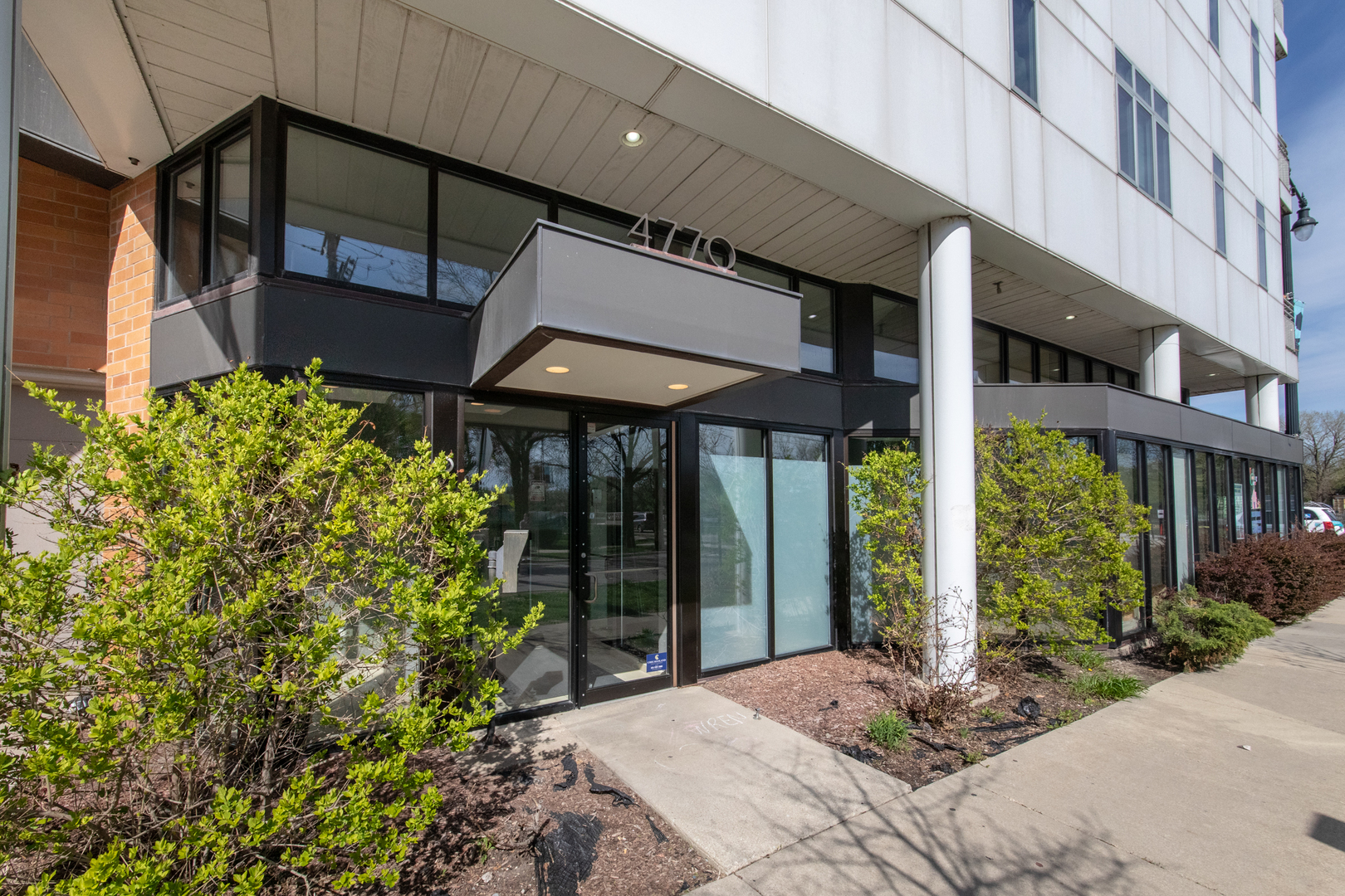 4770 N Manor Avenue #404, Chicago, IL 60625