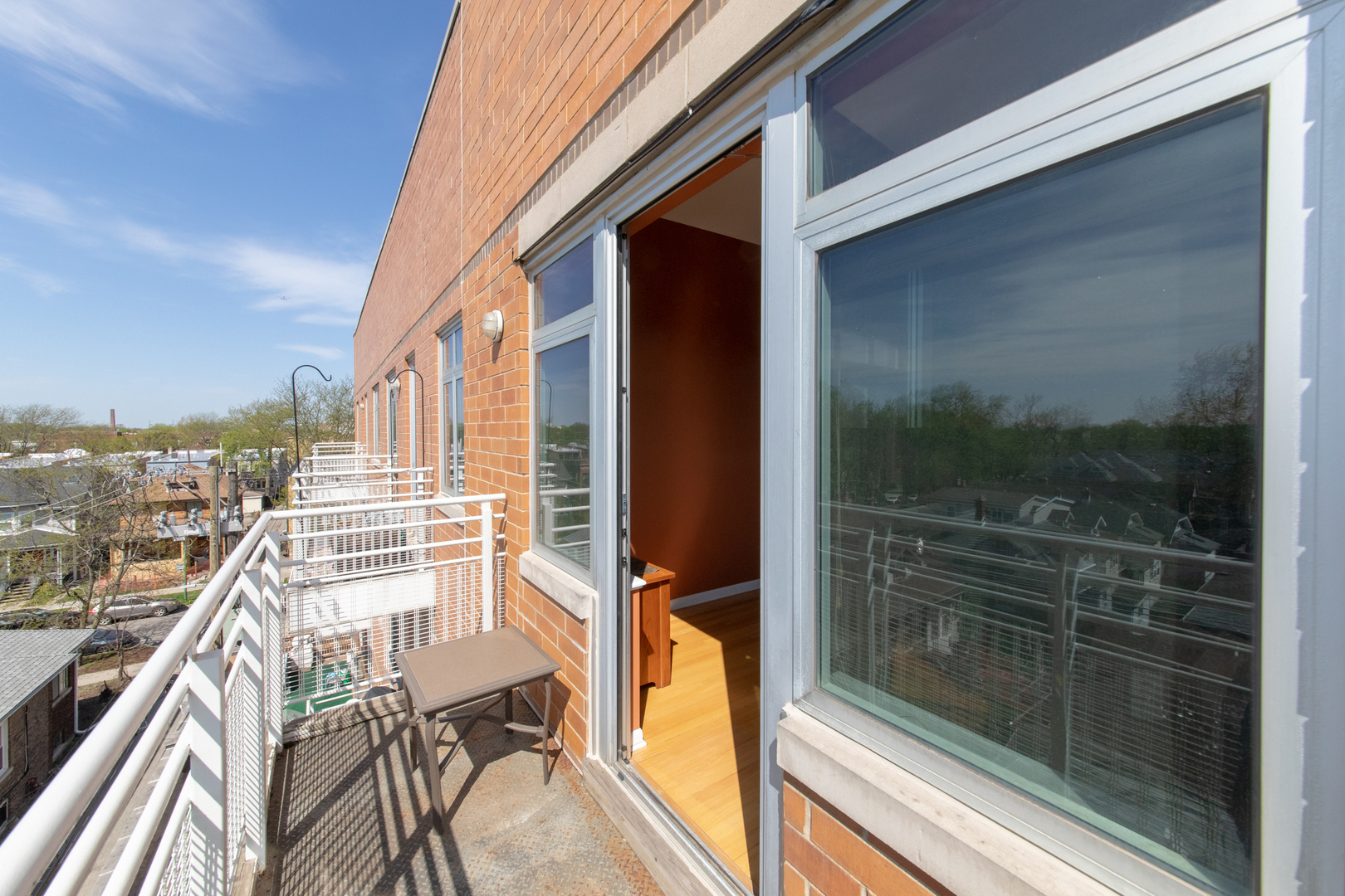 4770 N Manor Avenue #404, Chicago, IL 60625