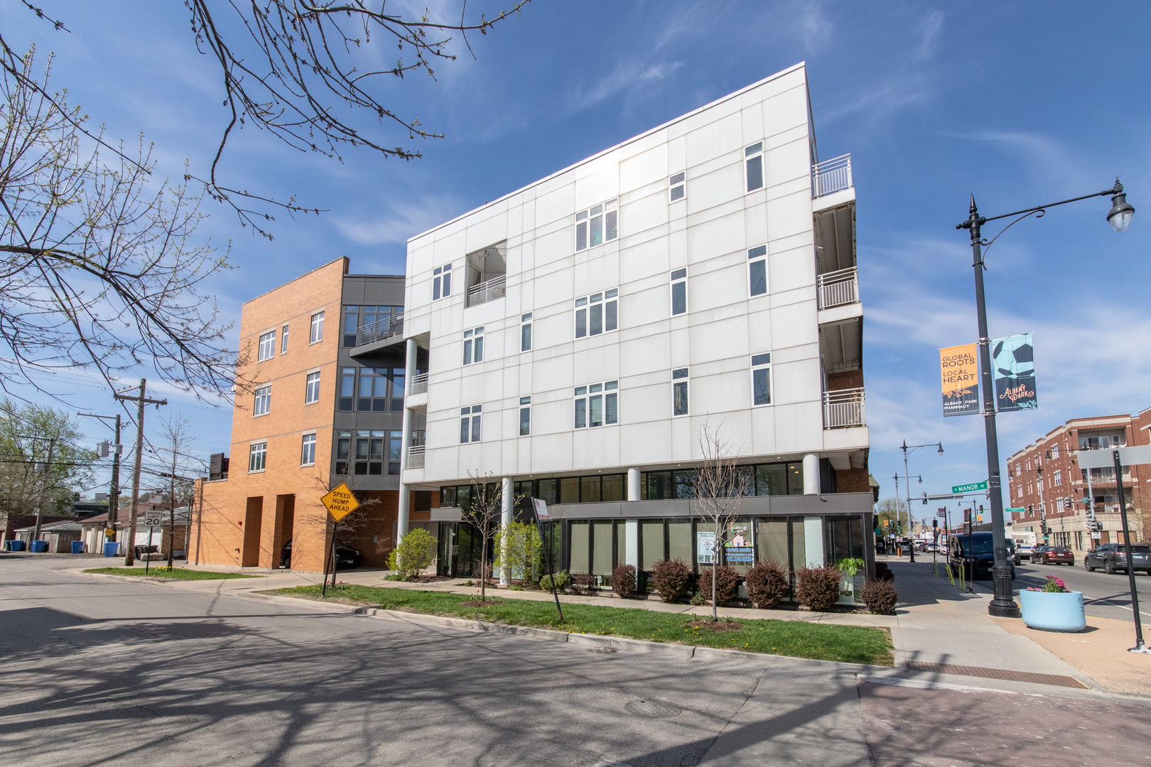 4770 N Manor Avenue #404, Chicago, IL 60625
