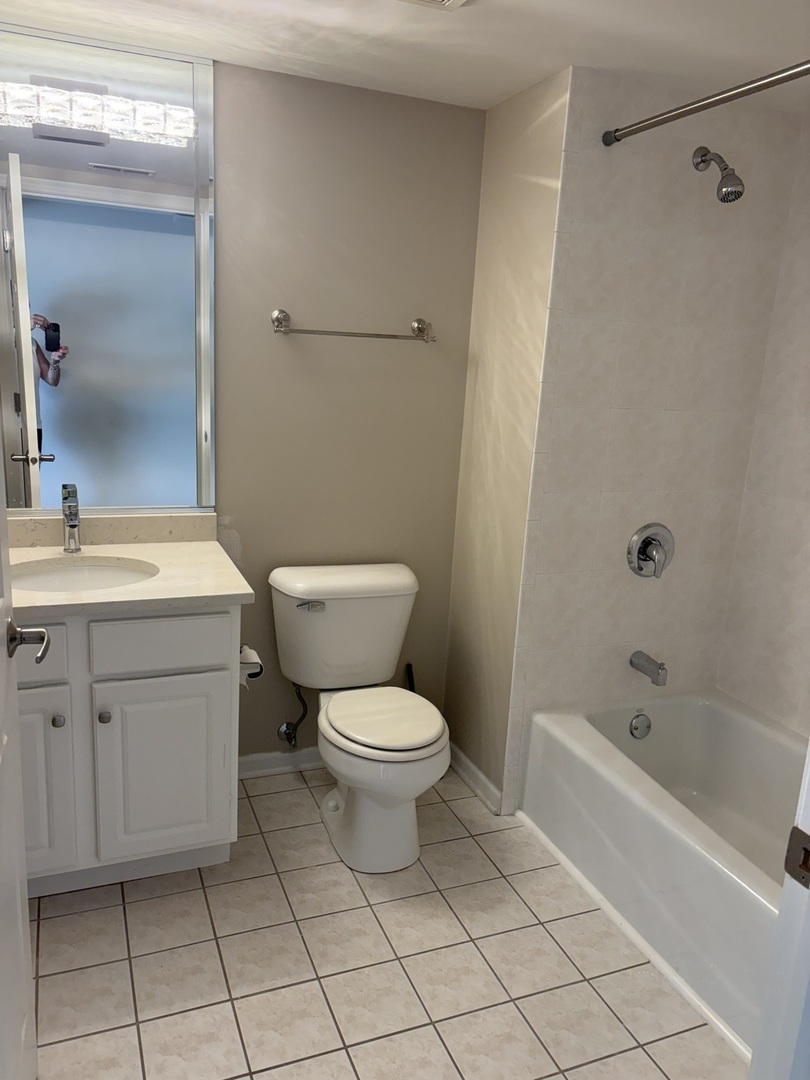 14100 Sheffield Drive #203, Homer Glen, IL 60491