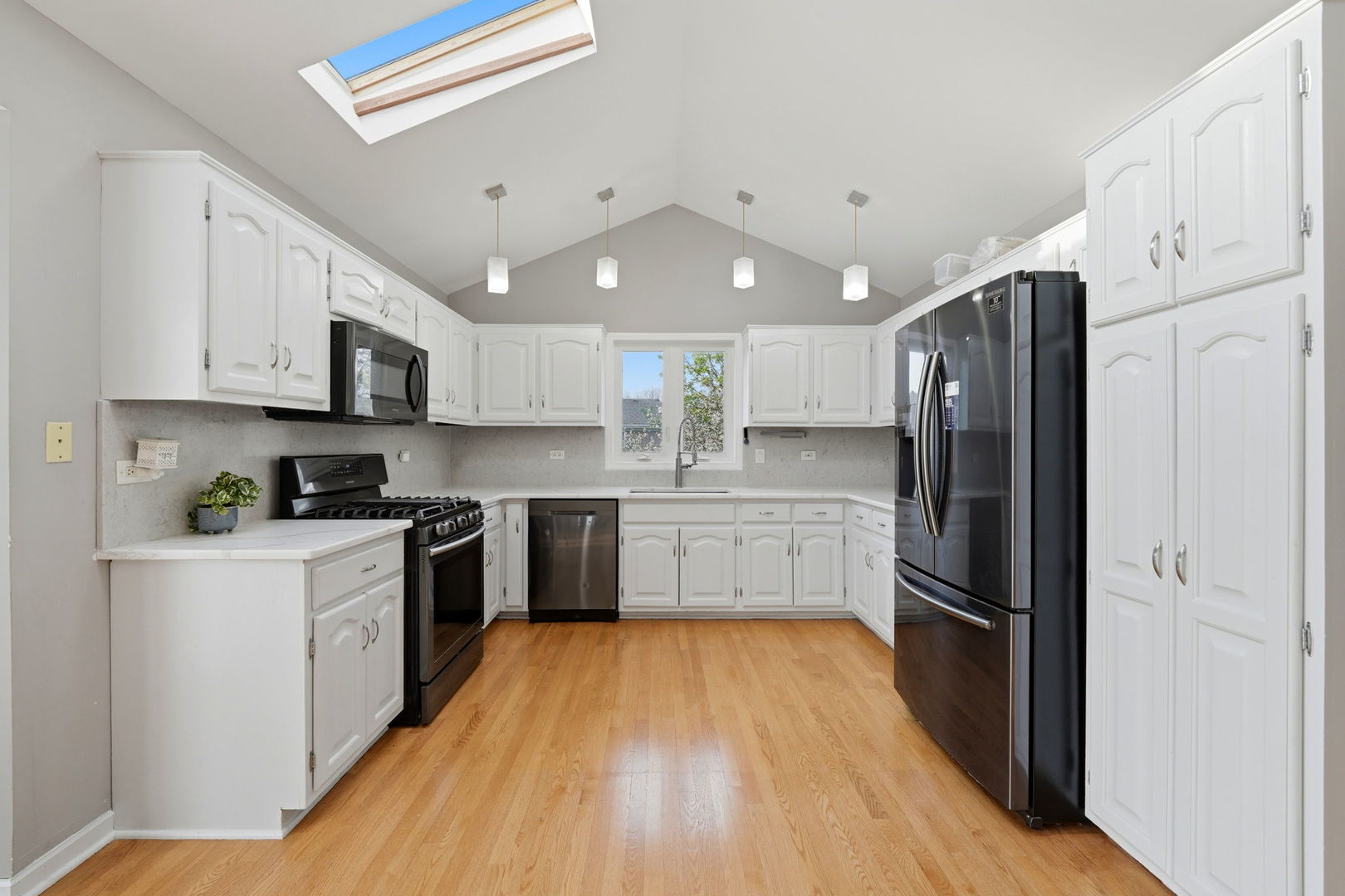 8920 Emerald Court, Hickory Hills, IL 60457