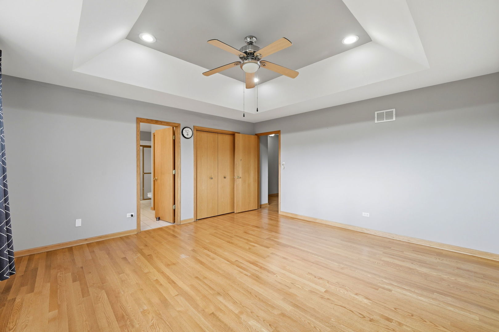 8920 Emerald Court, Hickory Hills, IL 60457