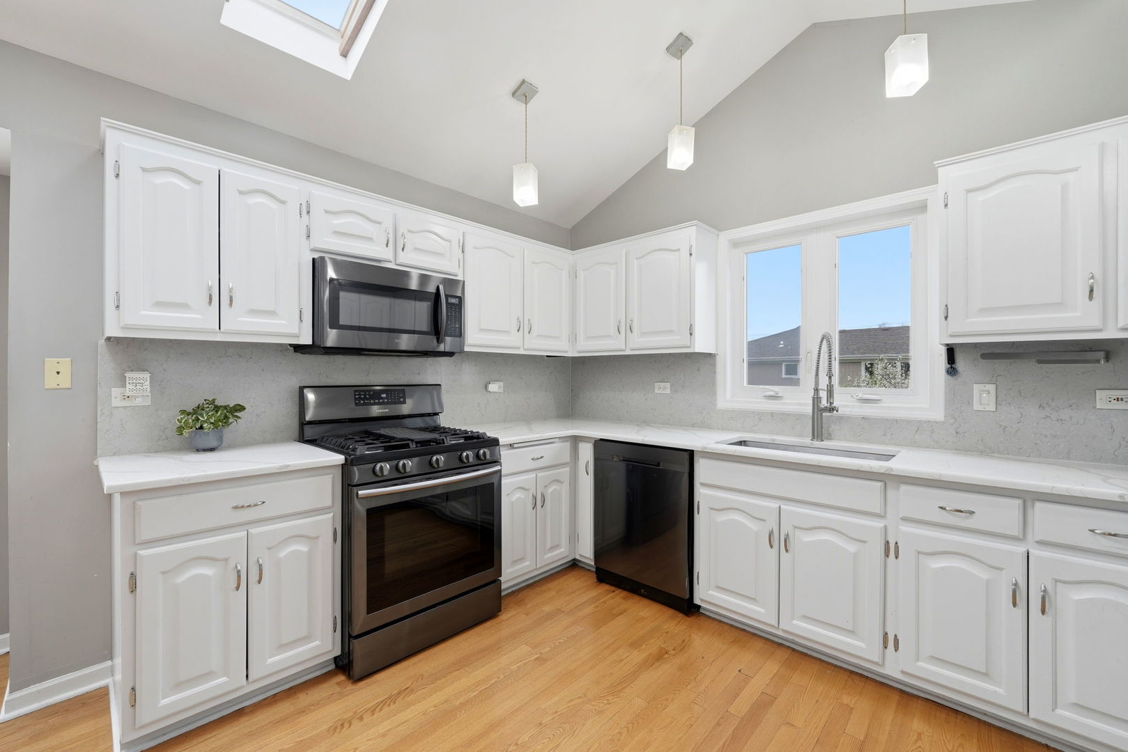 8920 Emerald Court, Hickory Hills, IL 60457