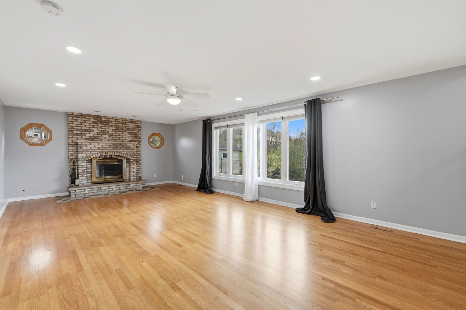 8920 Emerald Court, Hickory Hills, IL 60457