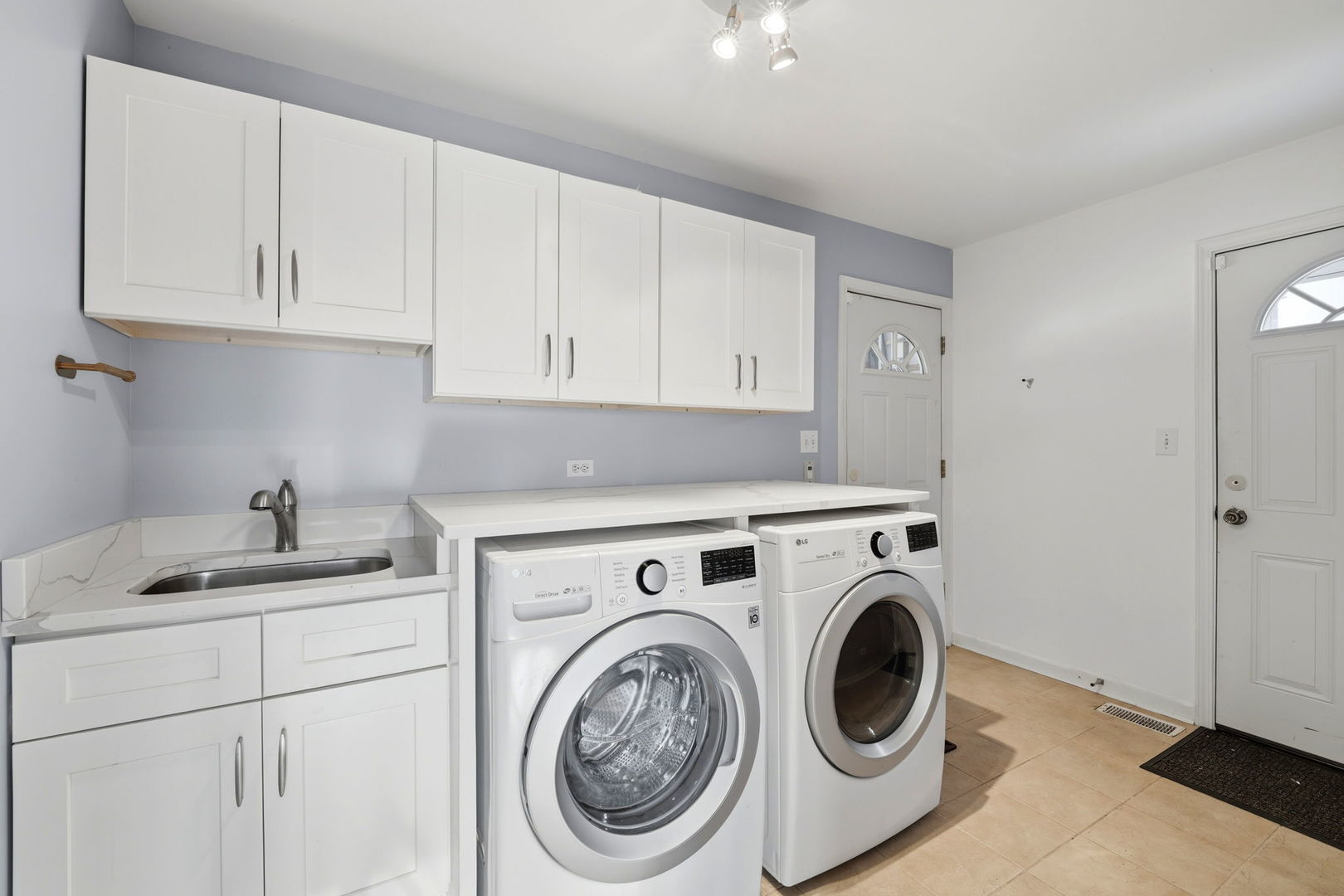 8920 Emerald Court, Hickory Hills, IL 60457