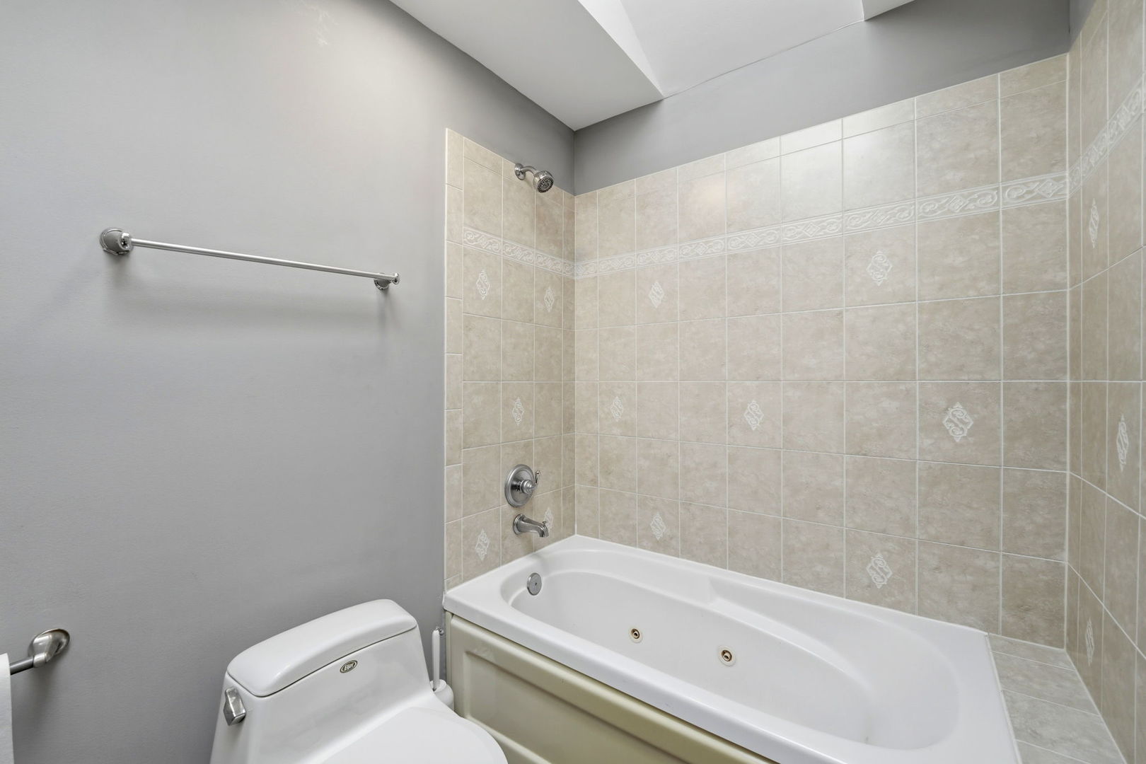 8920 Emerald Court, Hickory Hills, IL 60457