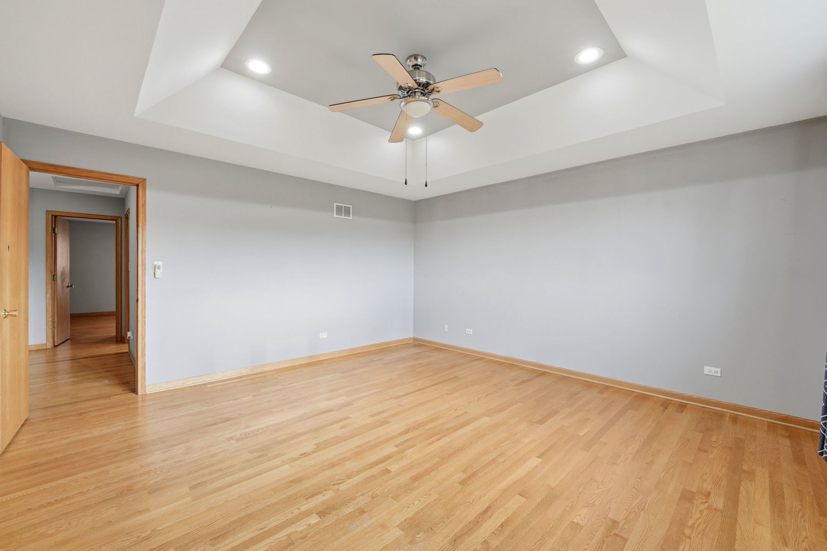 8920 Emerald Court, Hickory Hills, IL 60457