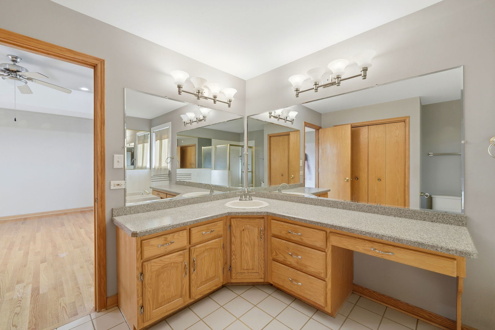 8920 Emerald Court, Hickory Hills, IL 60457