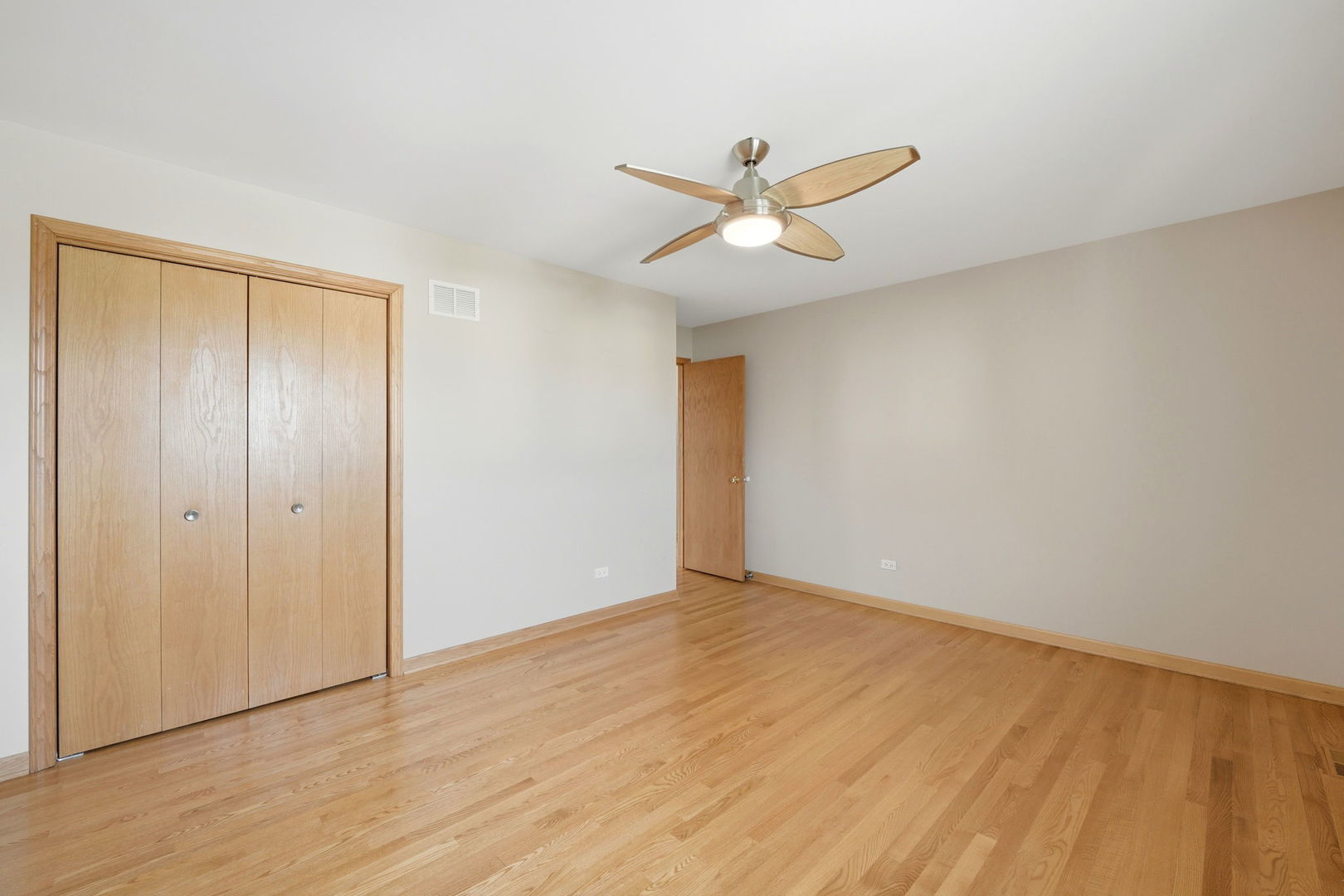 8920 Emerald Court, Hickory Hills, IL 60457