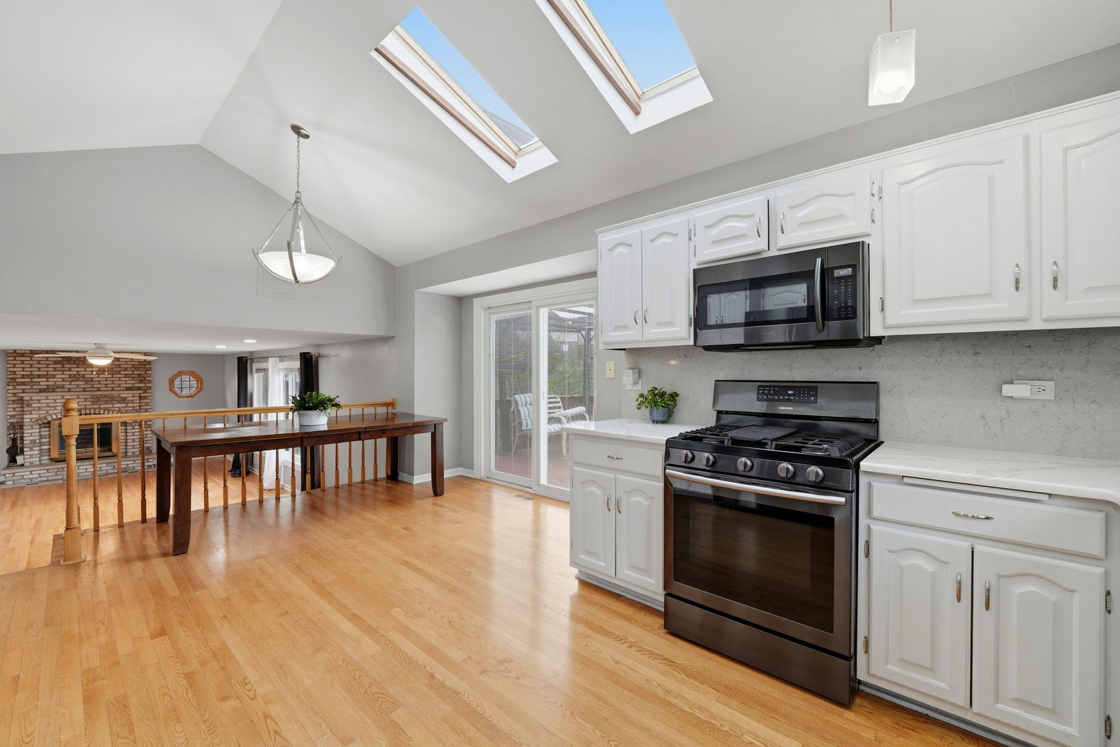 8920 Emerald Court, Hickory Hills, IL 60457