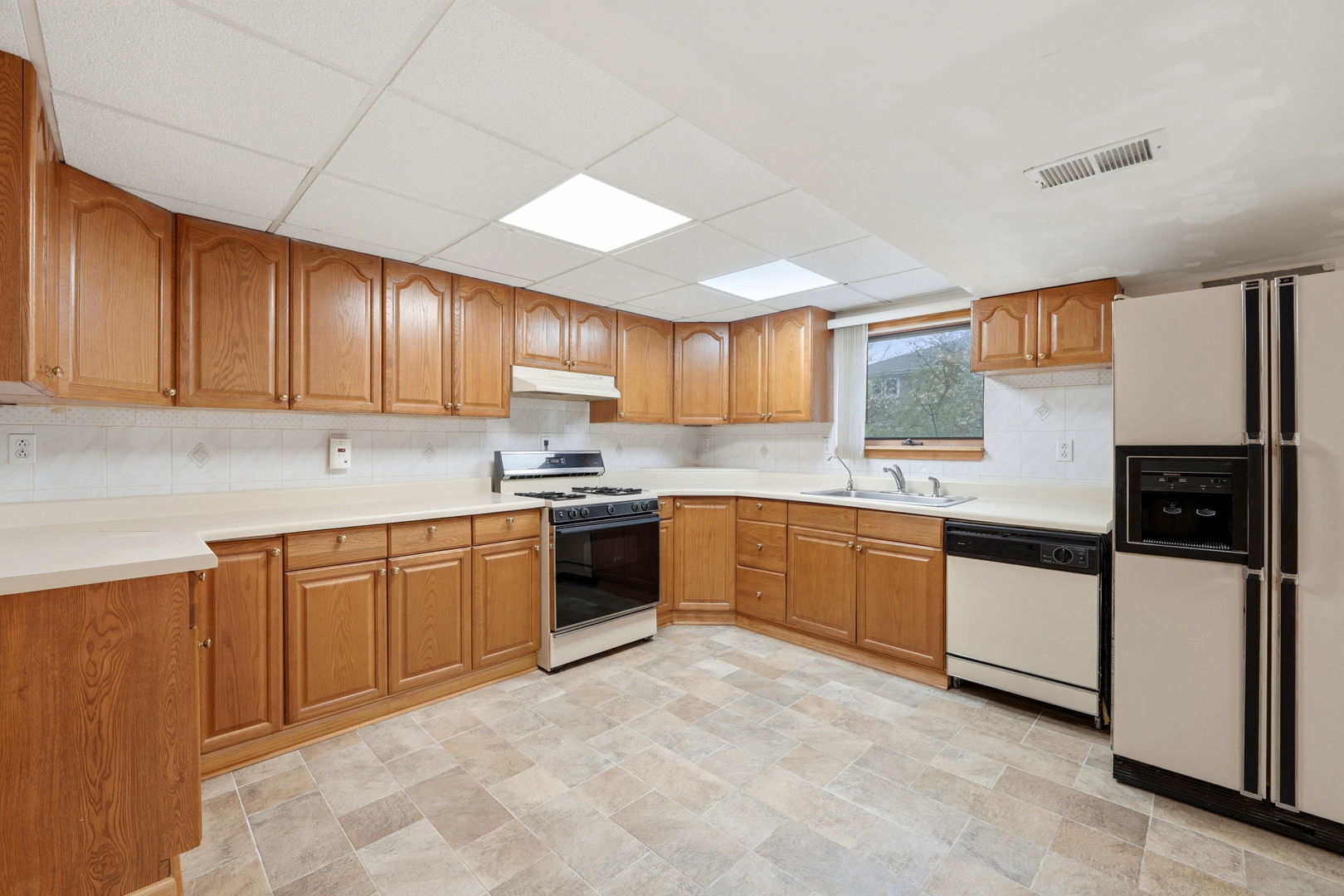 8920 Emerald Court, Hickory Hills, IL 60457