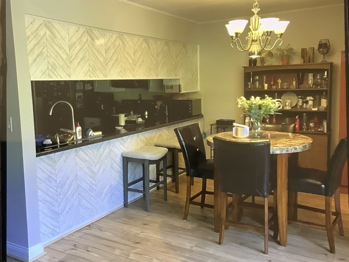 8090 Garfield Avenue #3-1, Burr Ridge, IL 60527