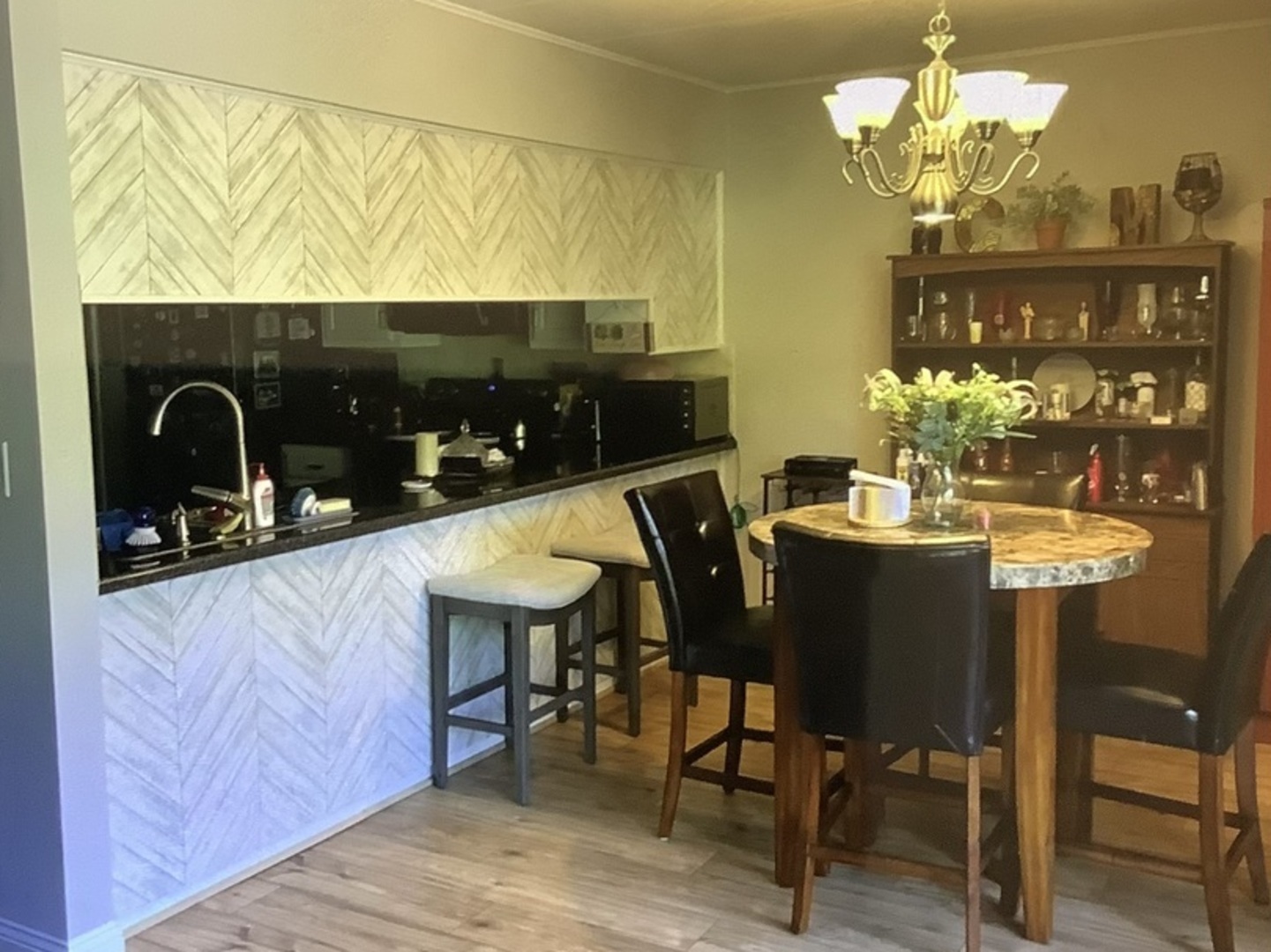 8090 Garfield Avenue #3-1, Burr Ridge, IL 60527