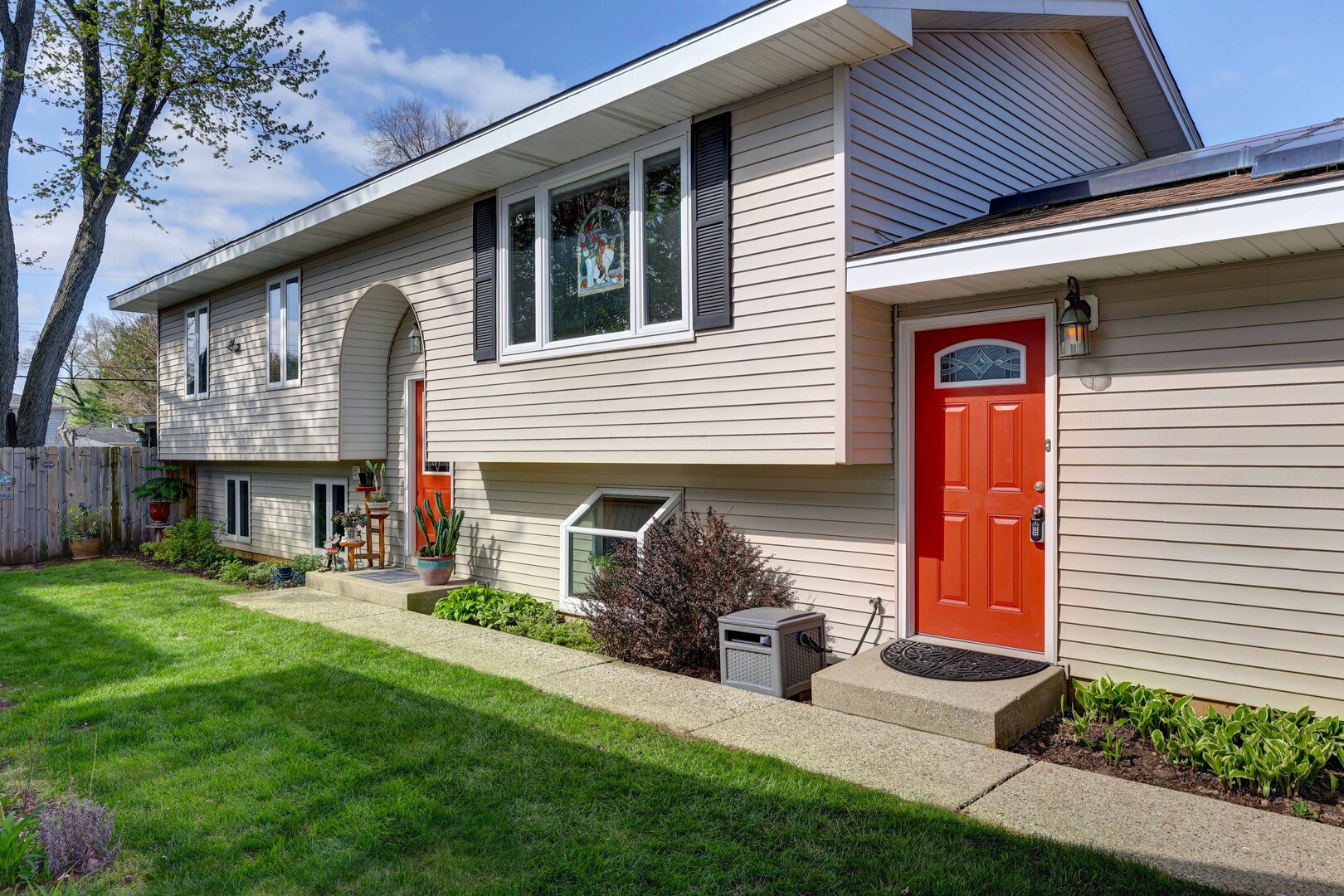 445 Golf Road, Crystal Lake, IL 60014