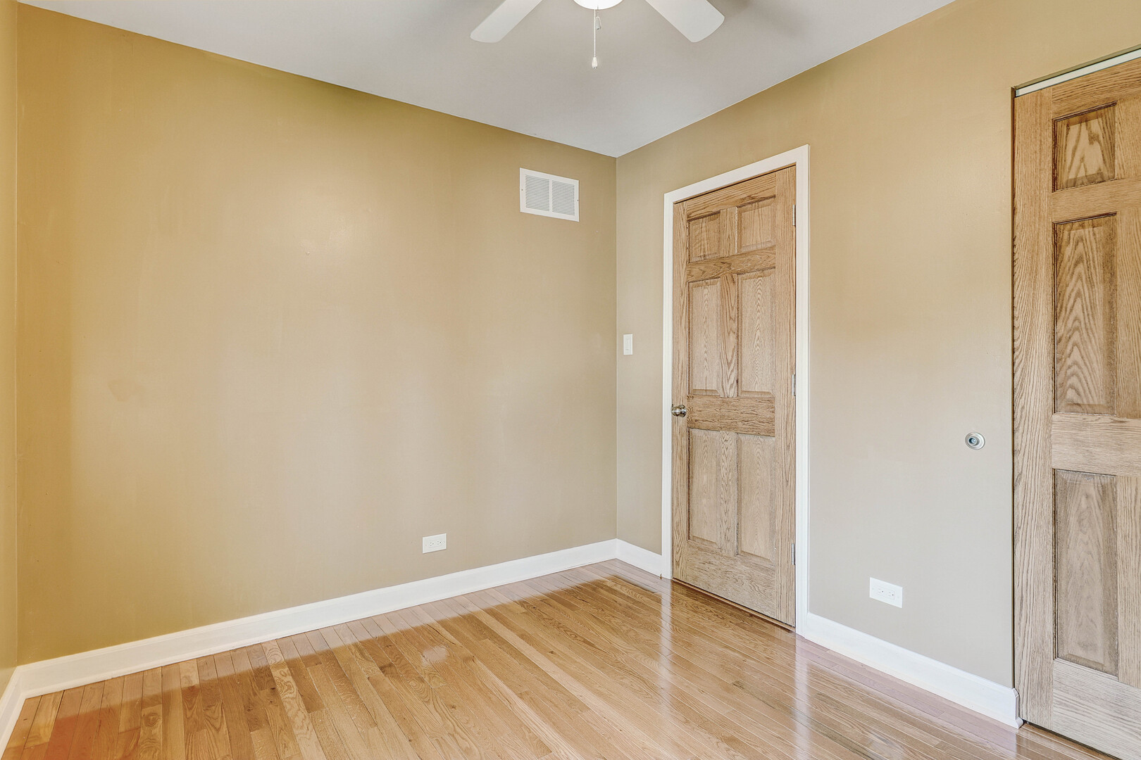 445 Golf Road, Crystal Lake, IL 60014