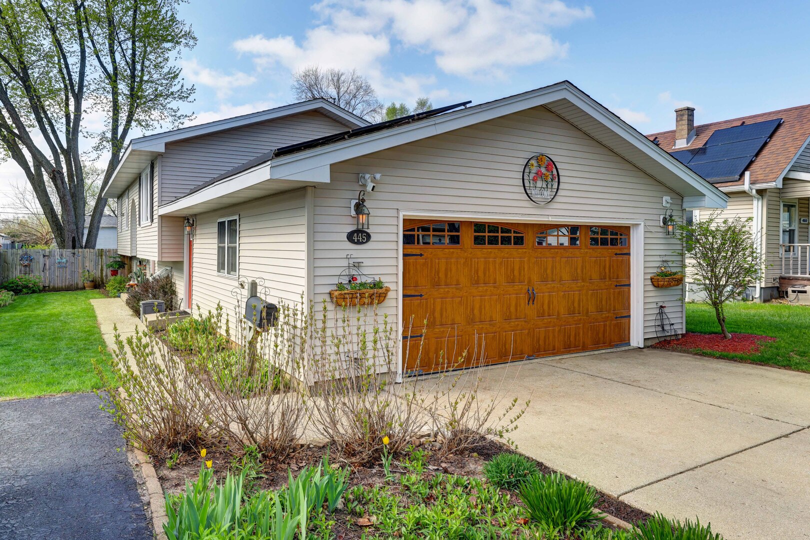 445 Golf Road, Crystal Lake, IL 60014