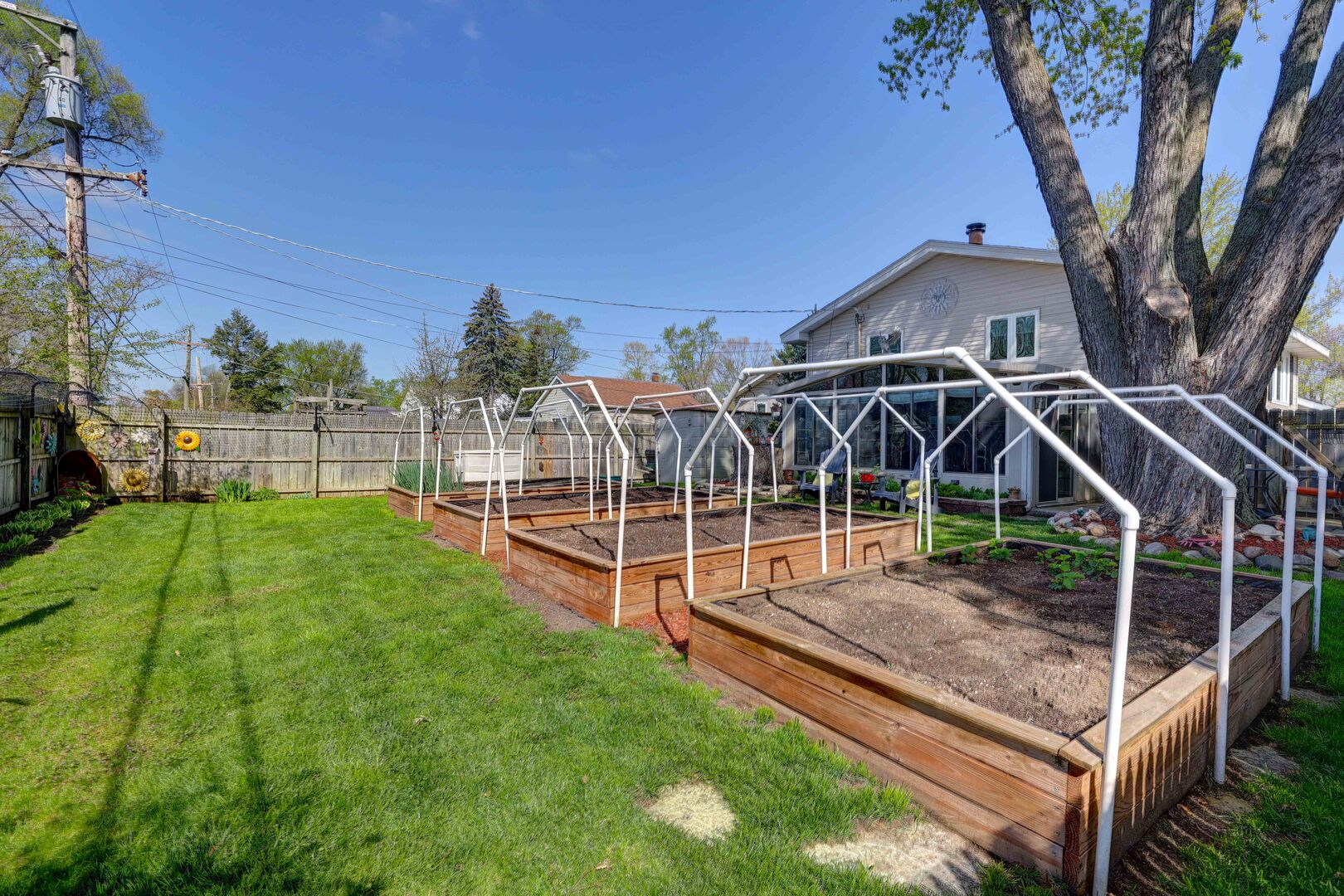 445 Golf Road, Crystal Lake, IL 60014