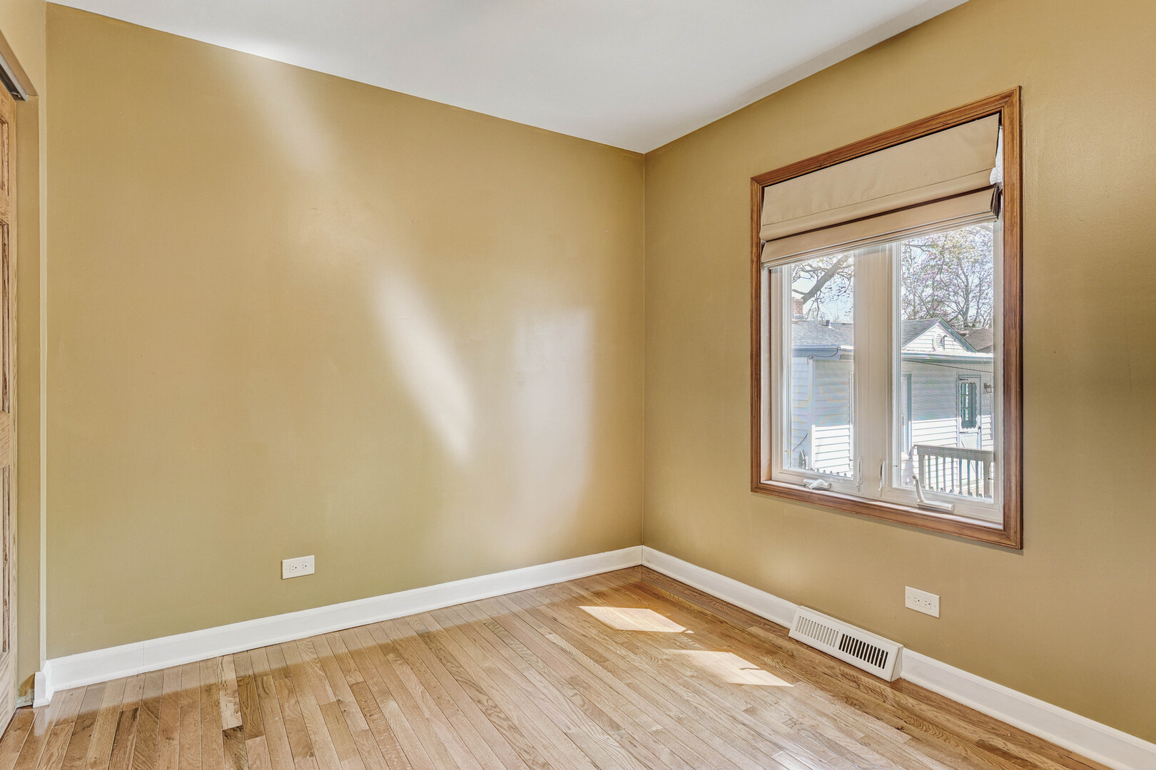 445 Golf Road, Crystal Lake, IL 60014