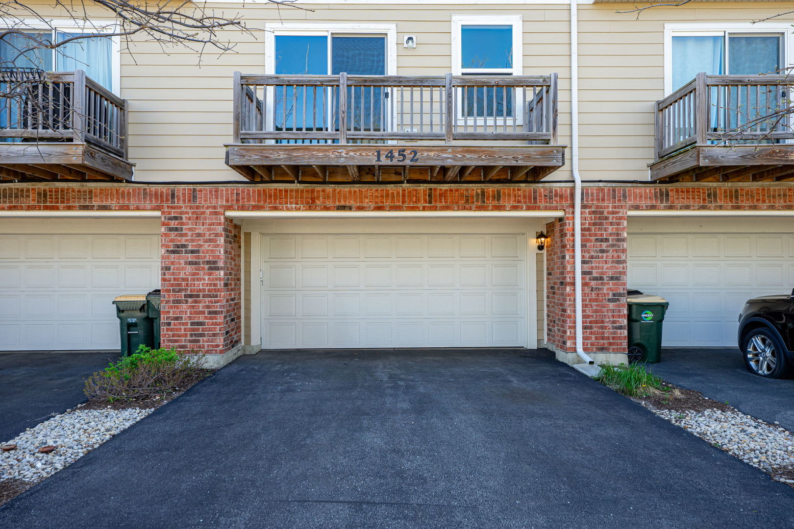 1452 Lakeridge Court, Mundelein, IL 60060