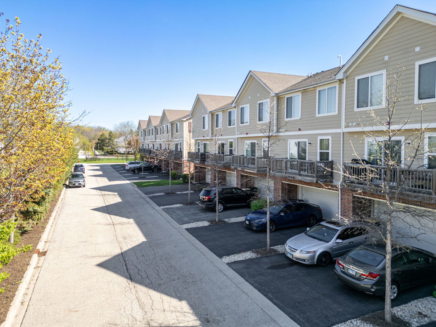 1452 Lakeridge Court, Mundelein, IL 60060