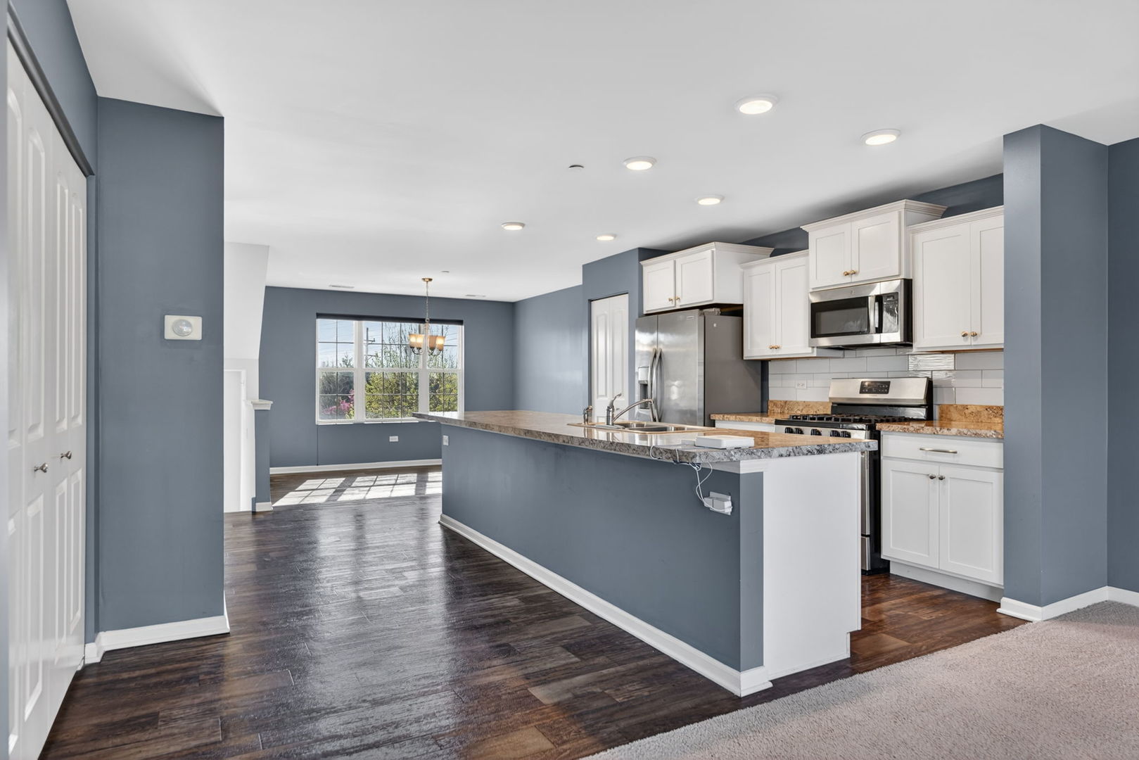 1452 Lakeridge Court, Mundelein, IL 60060