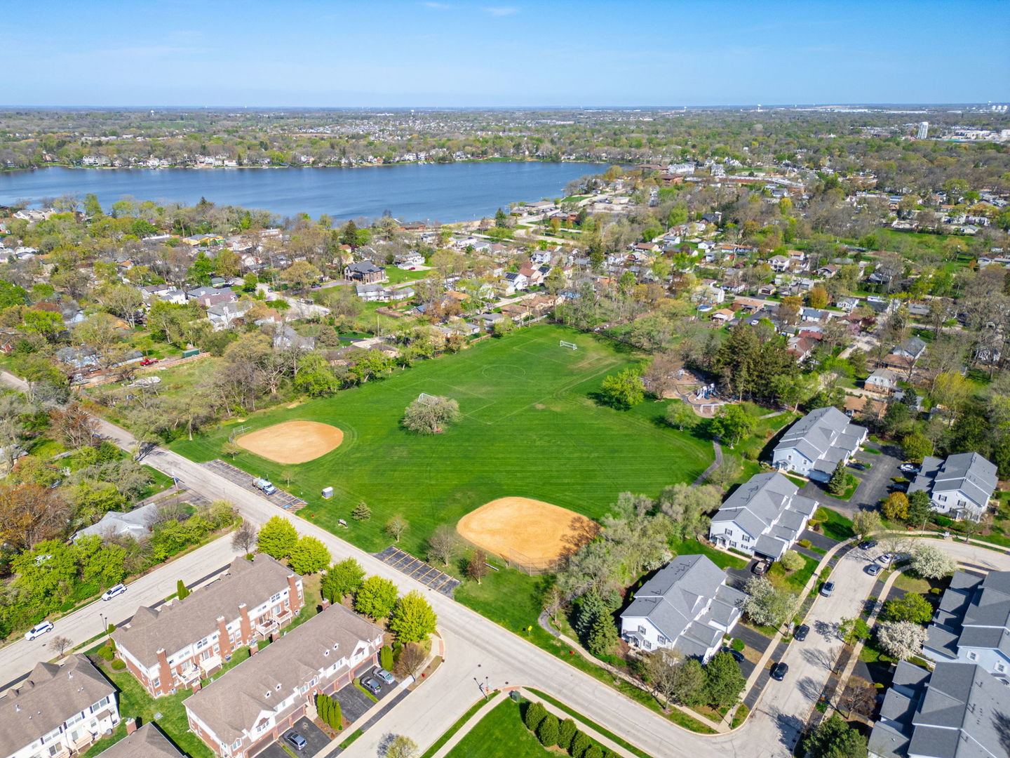 1452 Lakeridge Court, Mundelein, IL 60060