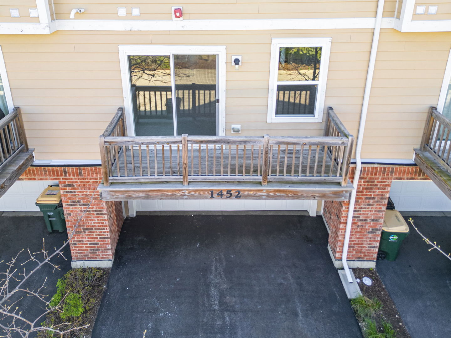 1452 Lakeridge Court, Mundelein, IL 60060