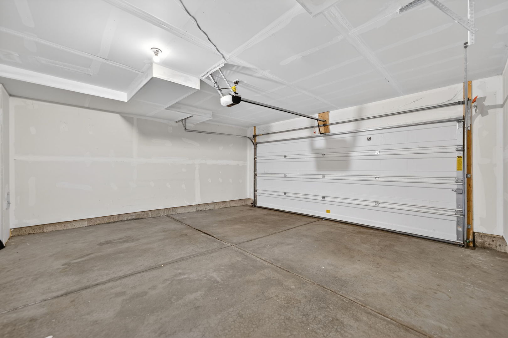 1452 Lakeridge Court, Mundelein, IL 60060