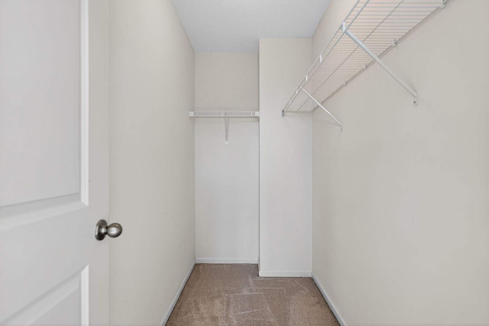 1452 Lakeridge Court, Mundelein, IL 60060