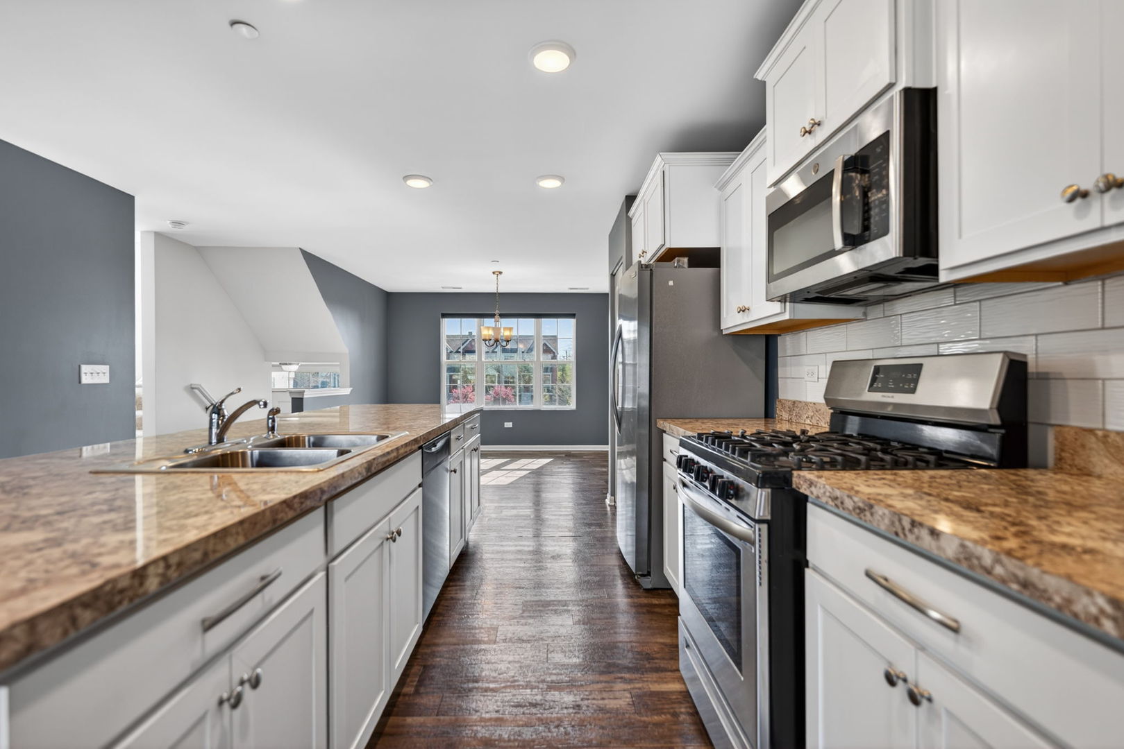 1452 Lakeridge Court, Mundelein, IL 60060