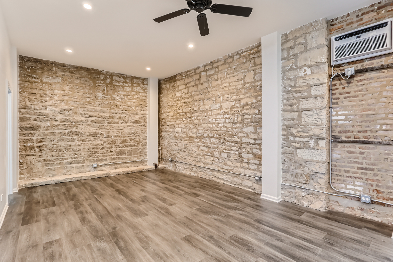 226 E Illinois Street #6, Lemont, IL 60439