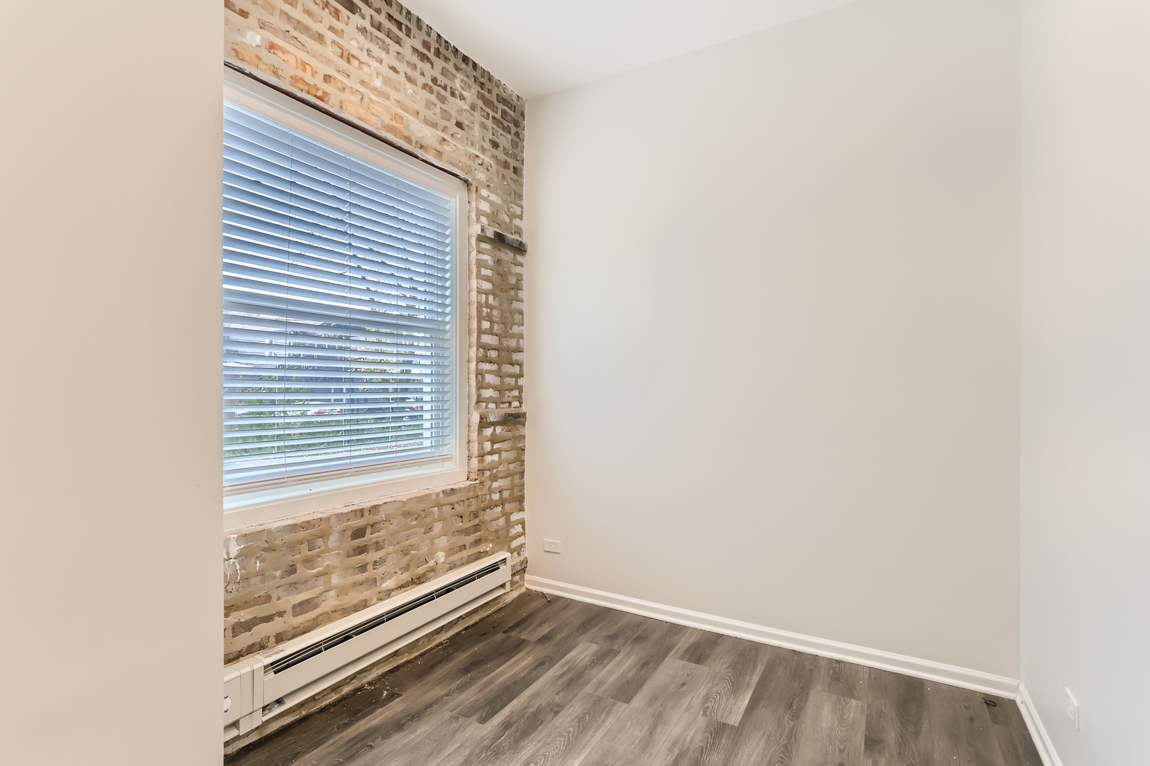 226 E Illinois Street #6, Lemont, IL 60439