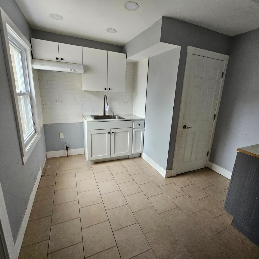 2608 E 92nd Street, Chicago, IL 60617