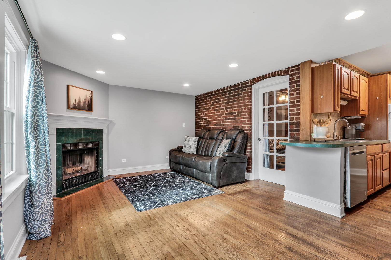 5332 N Latrobe Avenue, Chicago, IL 60630