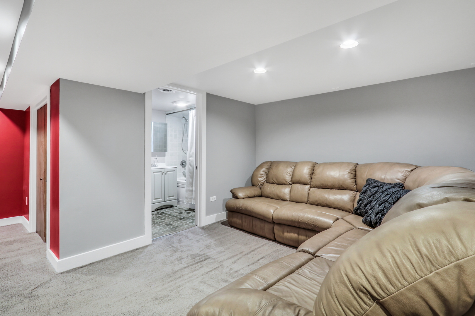 5332 N Latrobe Avenue, Chicago, IL 60630