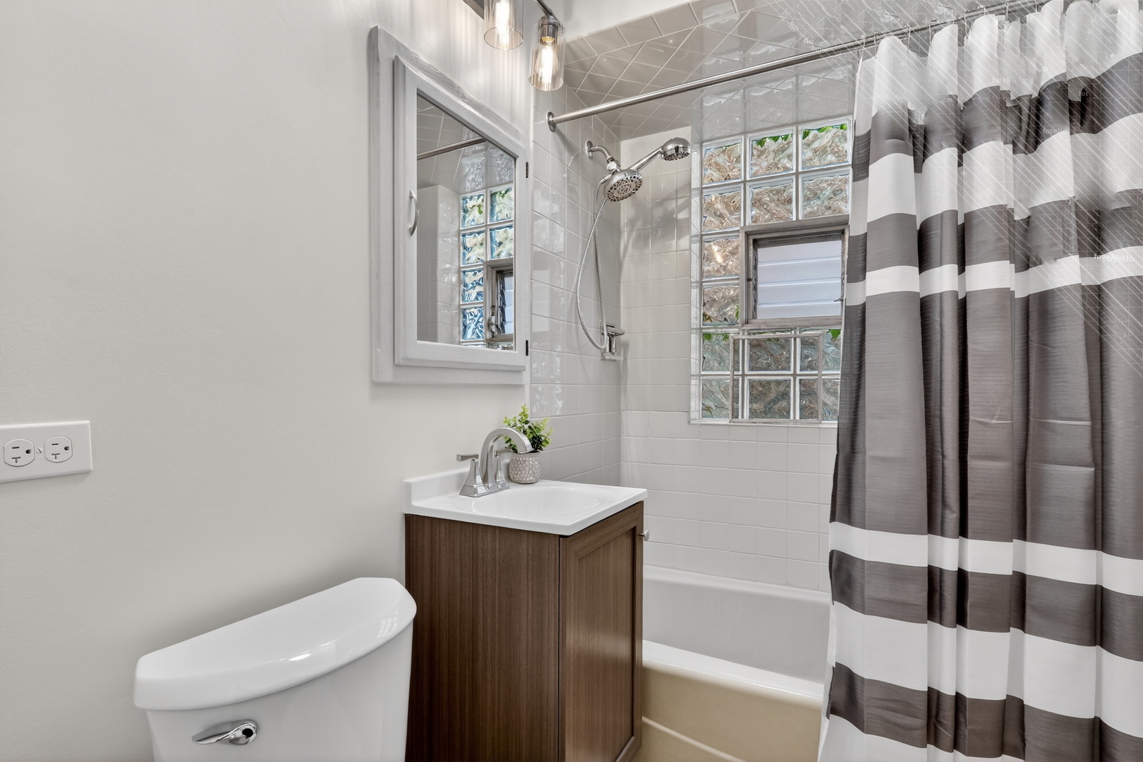 5332 N Latrobe Avenue, Chicago, IL 60630