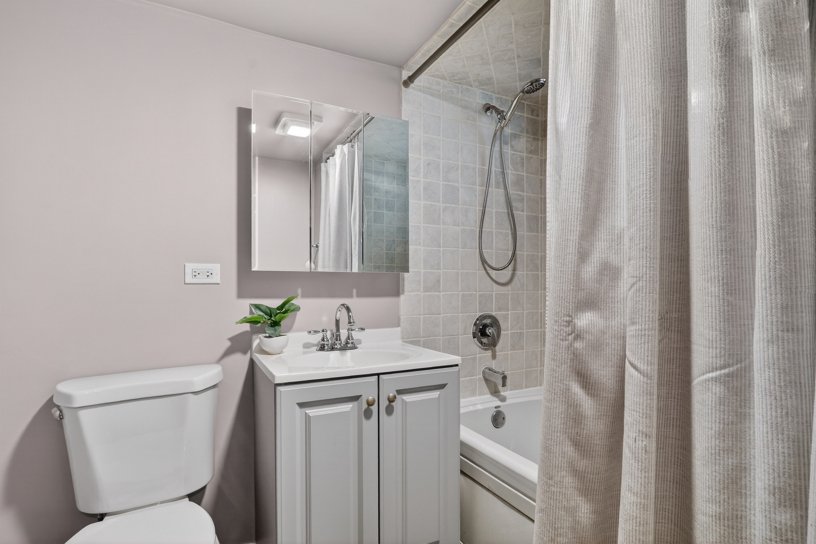 5332 N Latrobe Avenue, Chicago, IL 60630