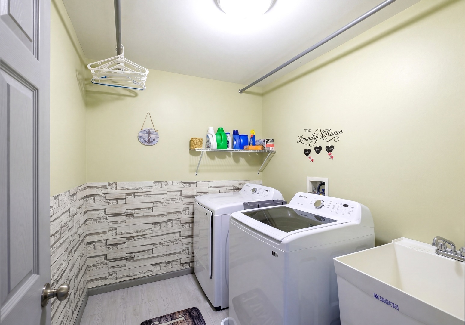 1462 Ridge Drive, Sycamore, IL 60178