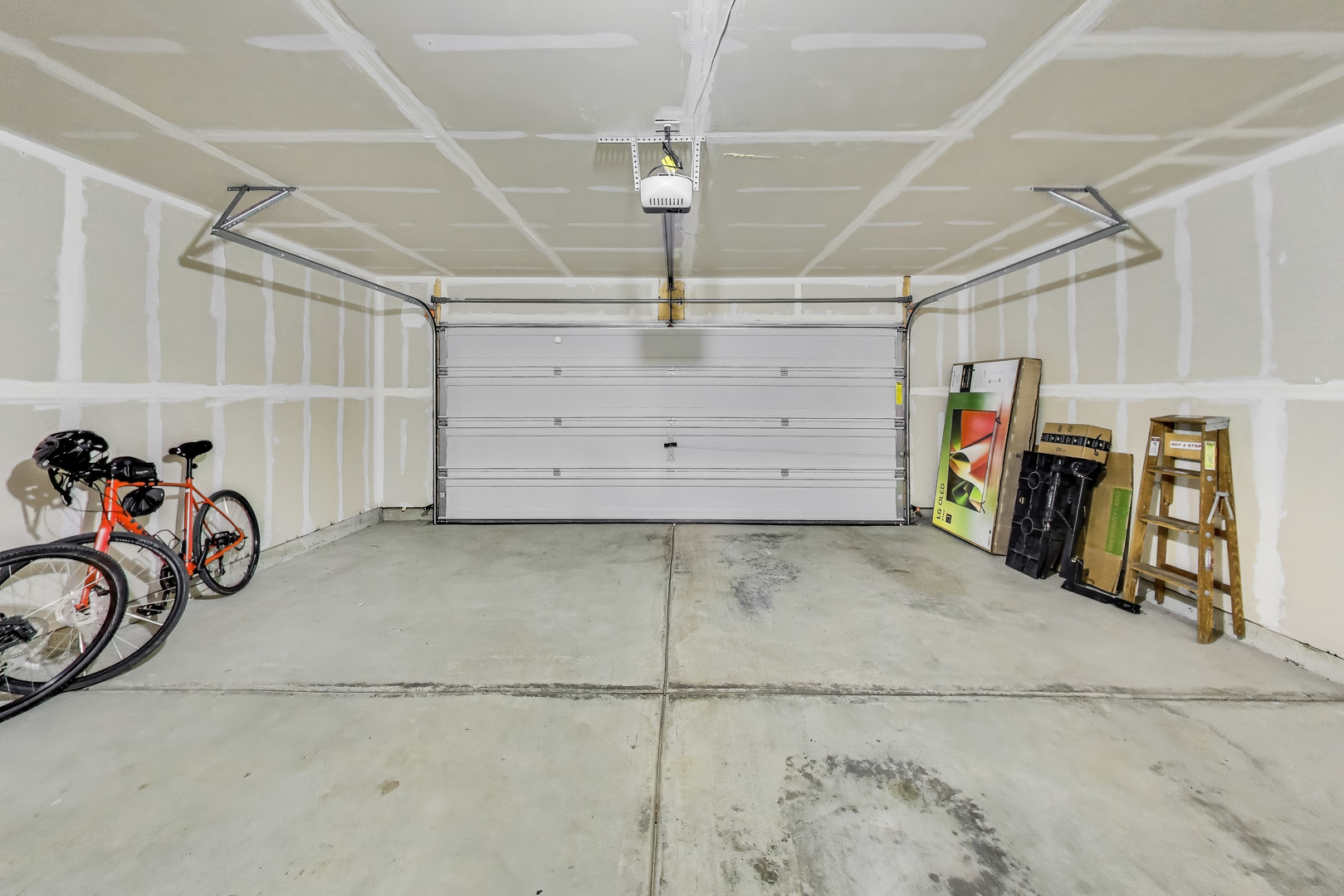 1541 Cooper Street, Des Plaines, IL 60018