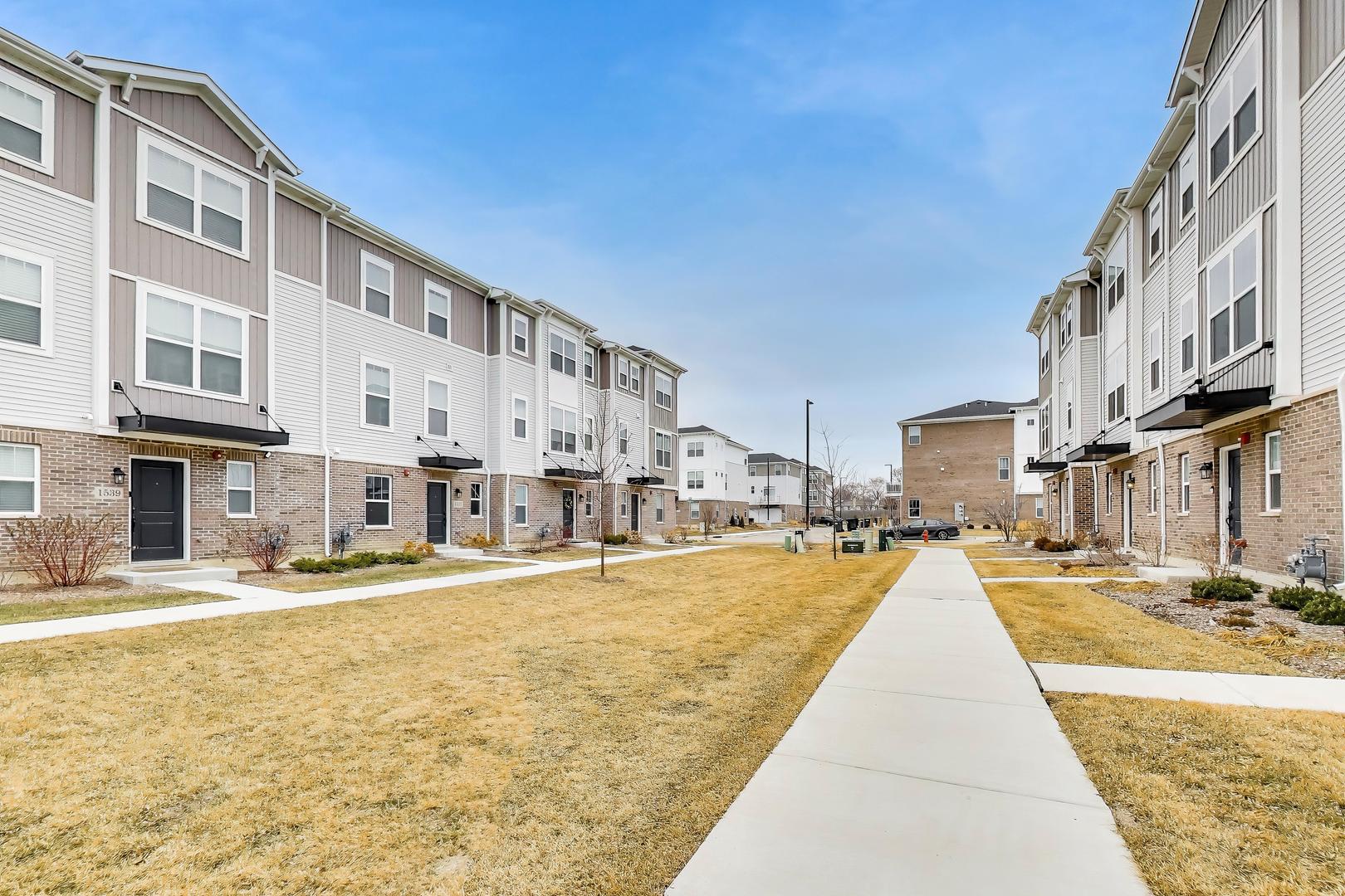 1541 Cooper Street, Des Plaines, IL 60018