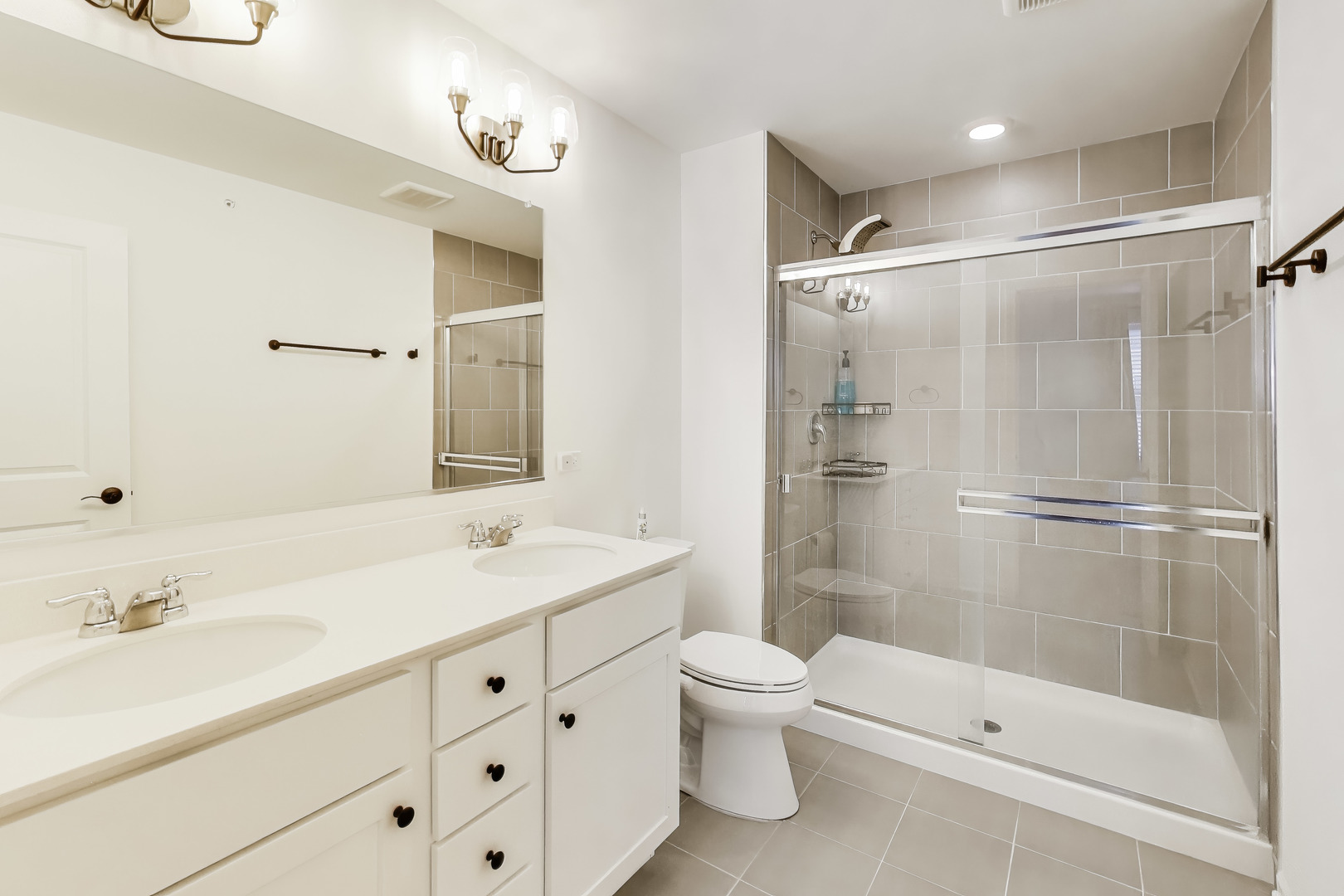 1541 Cooper Street, Des Plaines, IL 60018