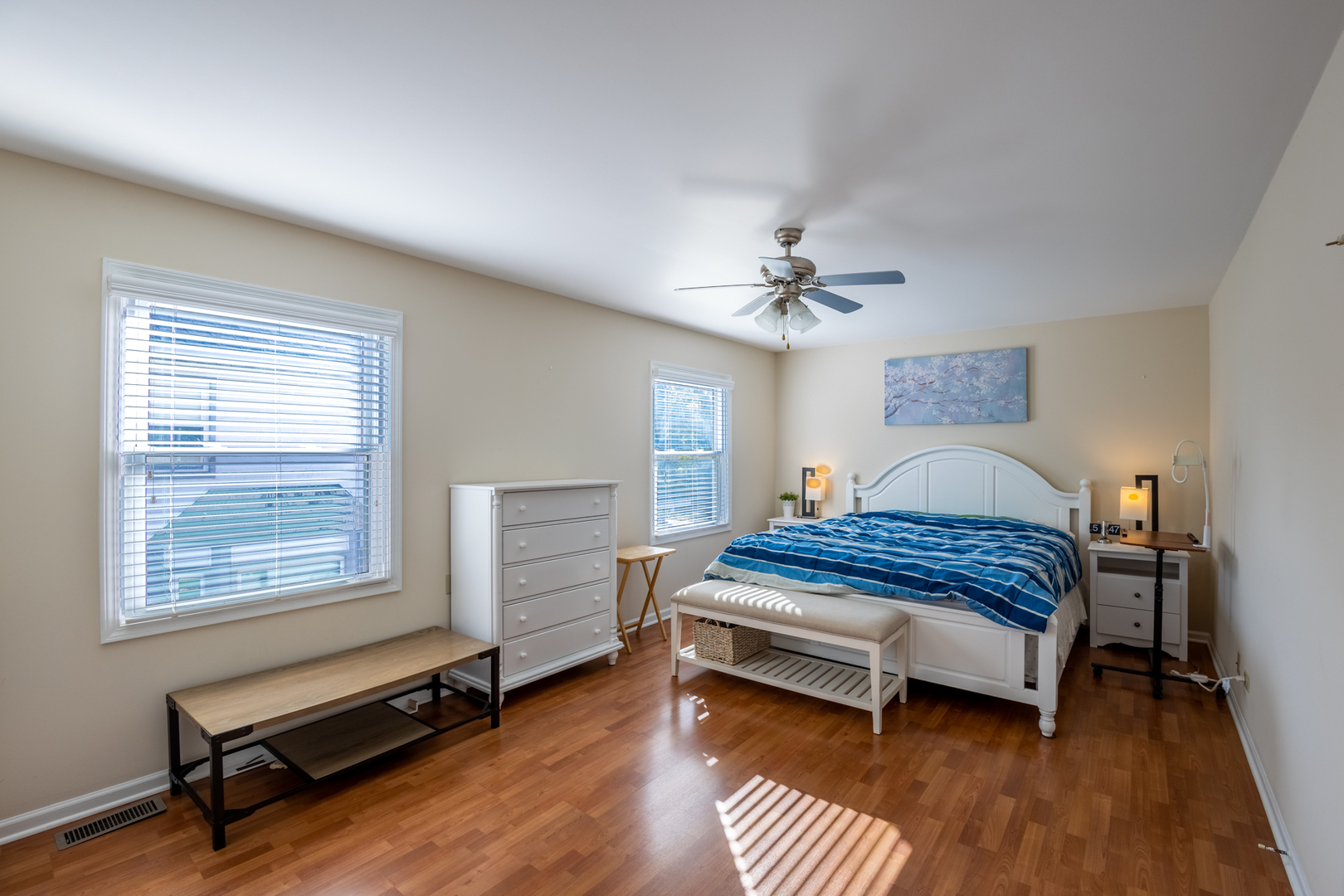 331 E Fox Hill Drive, Buffalo Grove, IL 60089