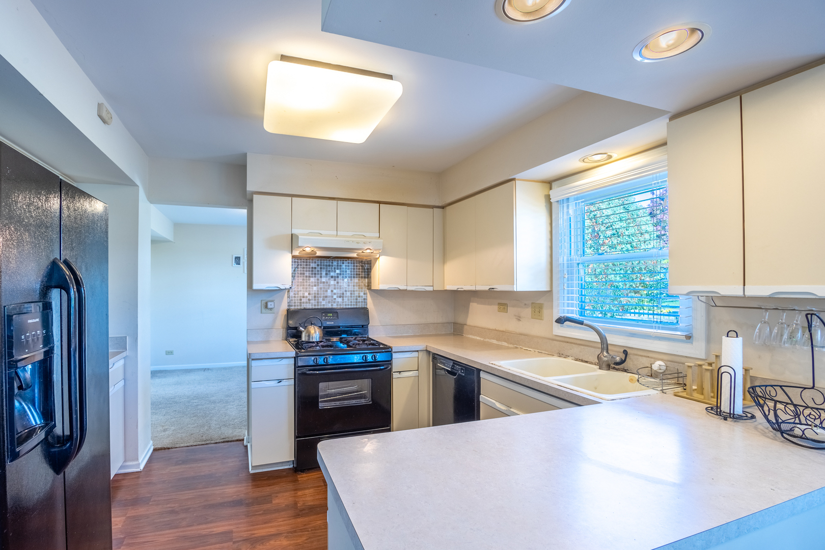 331 E Fox Hill Drive, Buffalo Grove, IL 60089