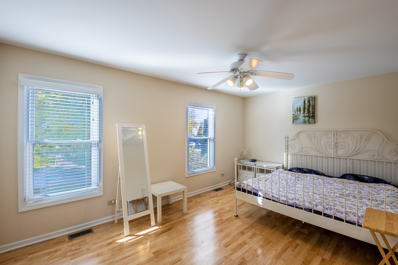 331 E Fox Hill Drive, Buffalo Grove, IL 60089